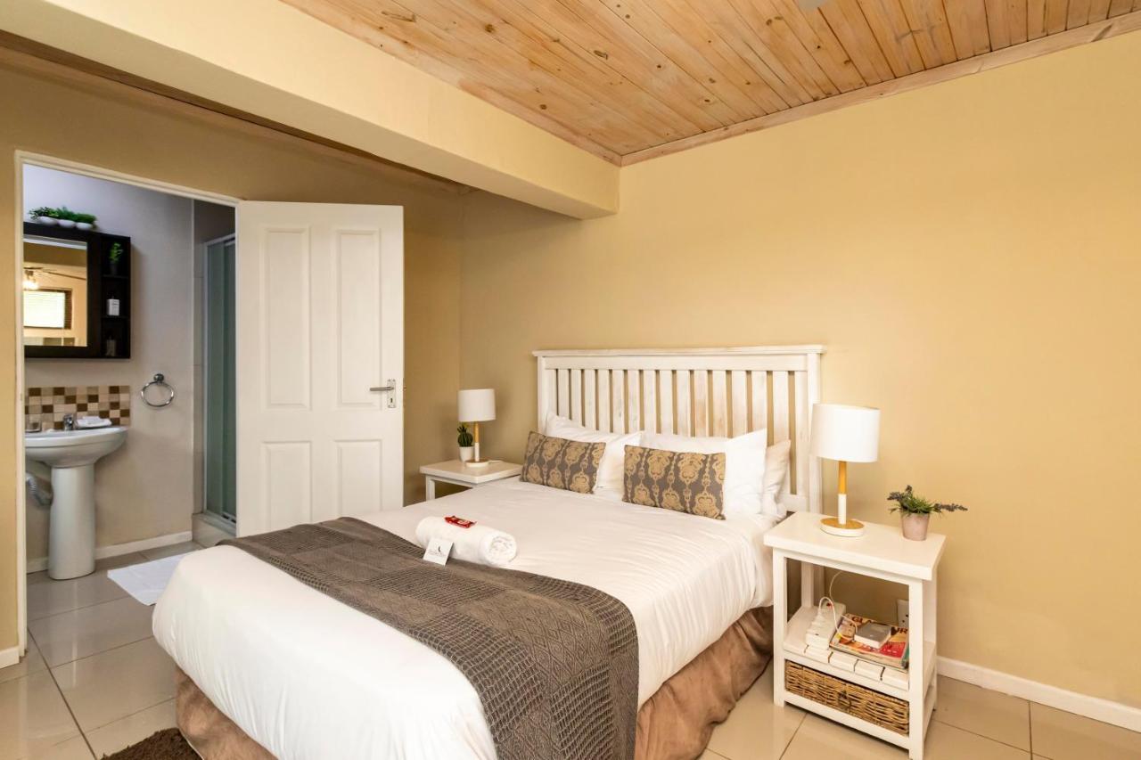Fish Eagle Manor Bed & Breakfast East London Bagian luar foto